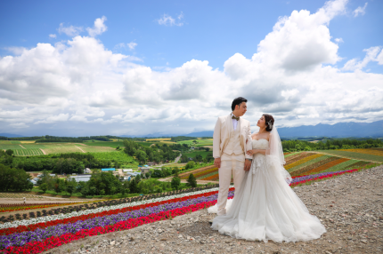 A thorough explanation of the charm of Hokkaido x Photo Wedding Asahikawa  location “Biei Shikisai no Oka”! !｜写真工房ぱれっと旭川店